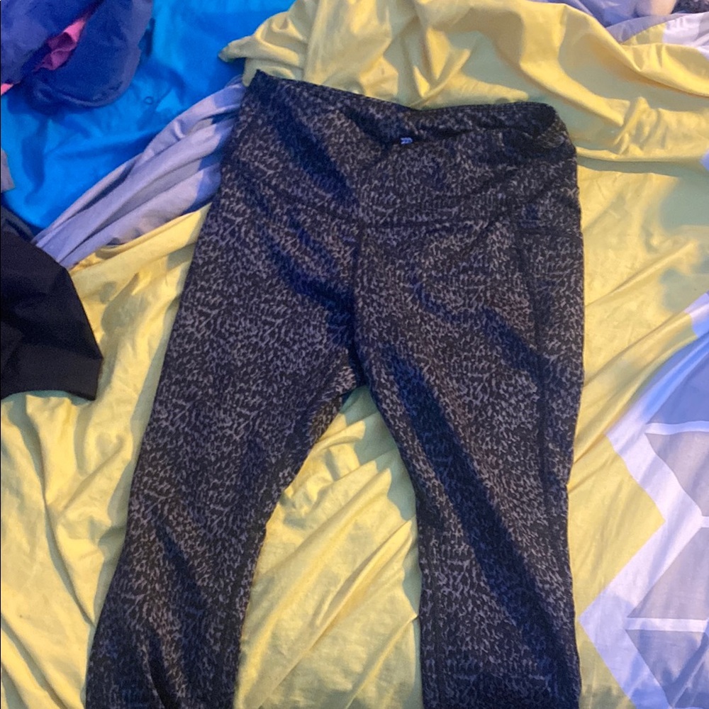 all in motion Black Leggings with Textured Fabric and Form-Fitting Design